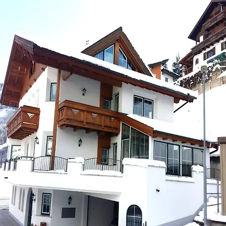Appartement In Hochgallmigg Near Lift, Cleaning Included *
