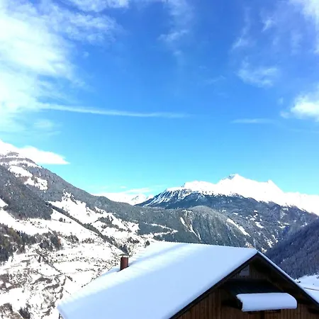 In Hochgallmigg Near Lift, Cleaning Included Appartement